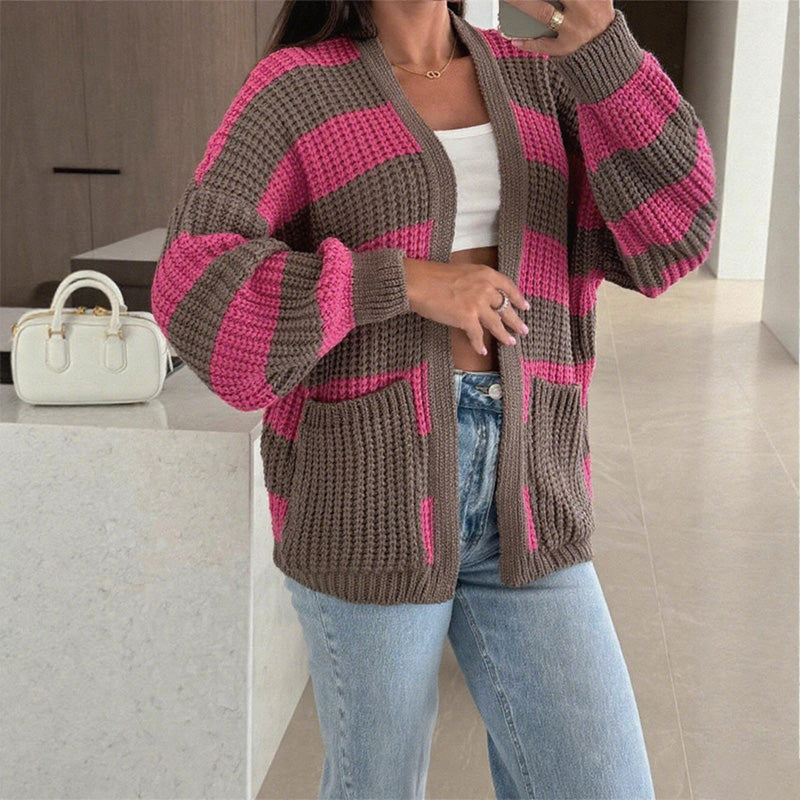 Stylowy w paski w paski w paski, otwartym przednim swetrze